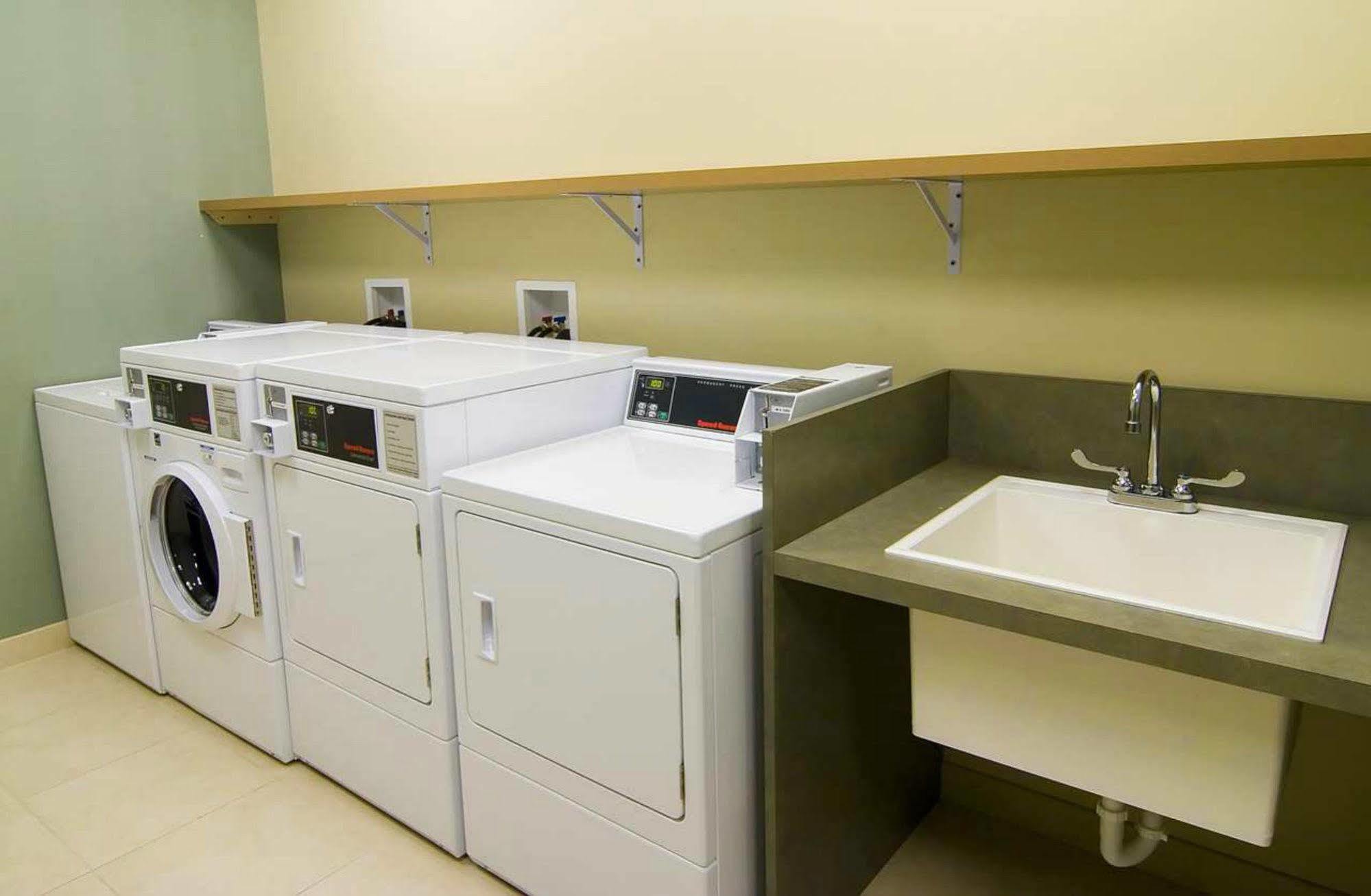 Homewood Suites By Hilton Newark-Wilmington South Area Buitenkant foto